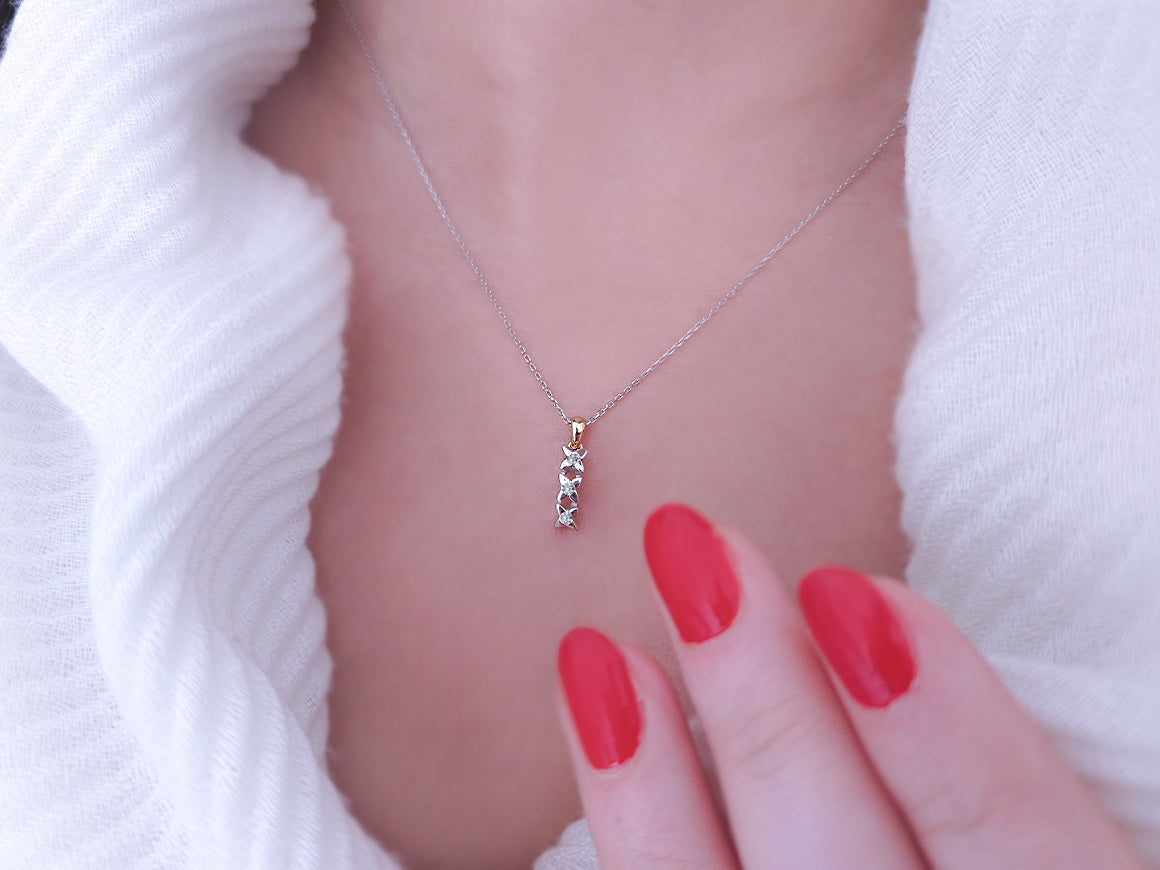 0,11 Karat Diamant-Tria-Halskette - handgefertigter Diamantschmuck aus Feingold | Sirius Diamant