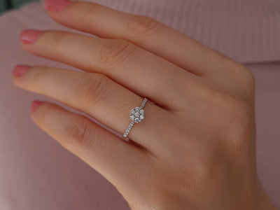 Total 0.25 carat diamond ring