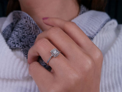 Bague baguette diamant effet 0,30 carat 