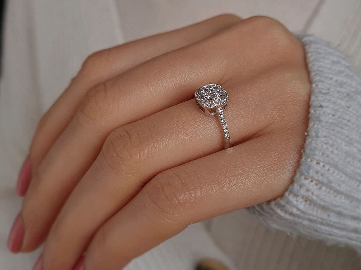 0.35 carat diamond borealis ring