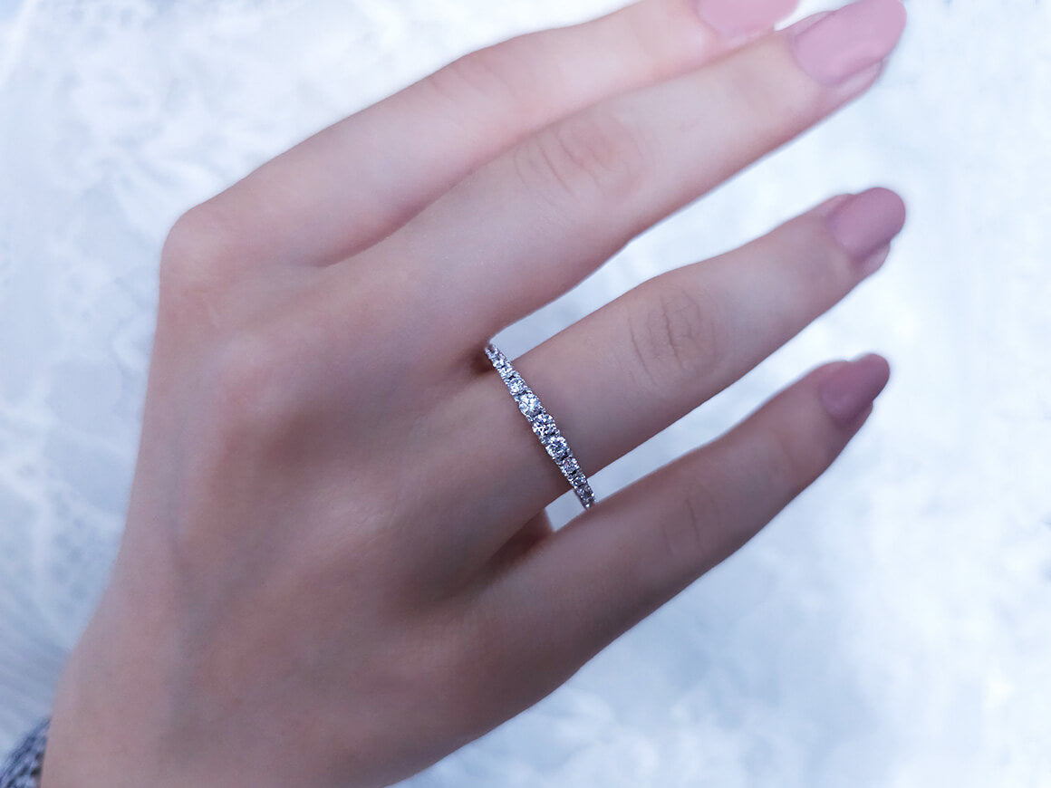 Bague demi-éternité en or blanc 14 carats avec diamant de 0,44 carat 