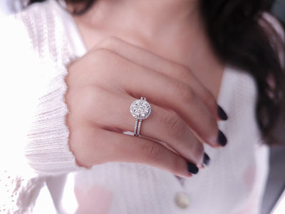 Juliette ring with diamonds