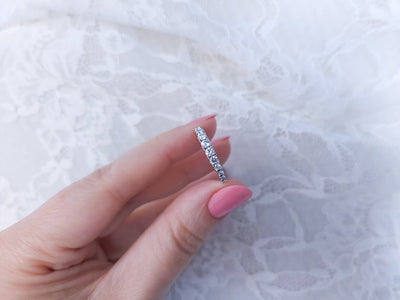 Bague demi-éternité en or blanc 14 carats avec diamant de 0,77 carat 