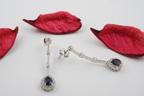 Boucles d'oreilles en or blanc 585 et diamants saphir