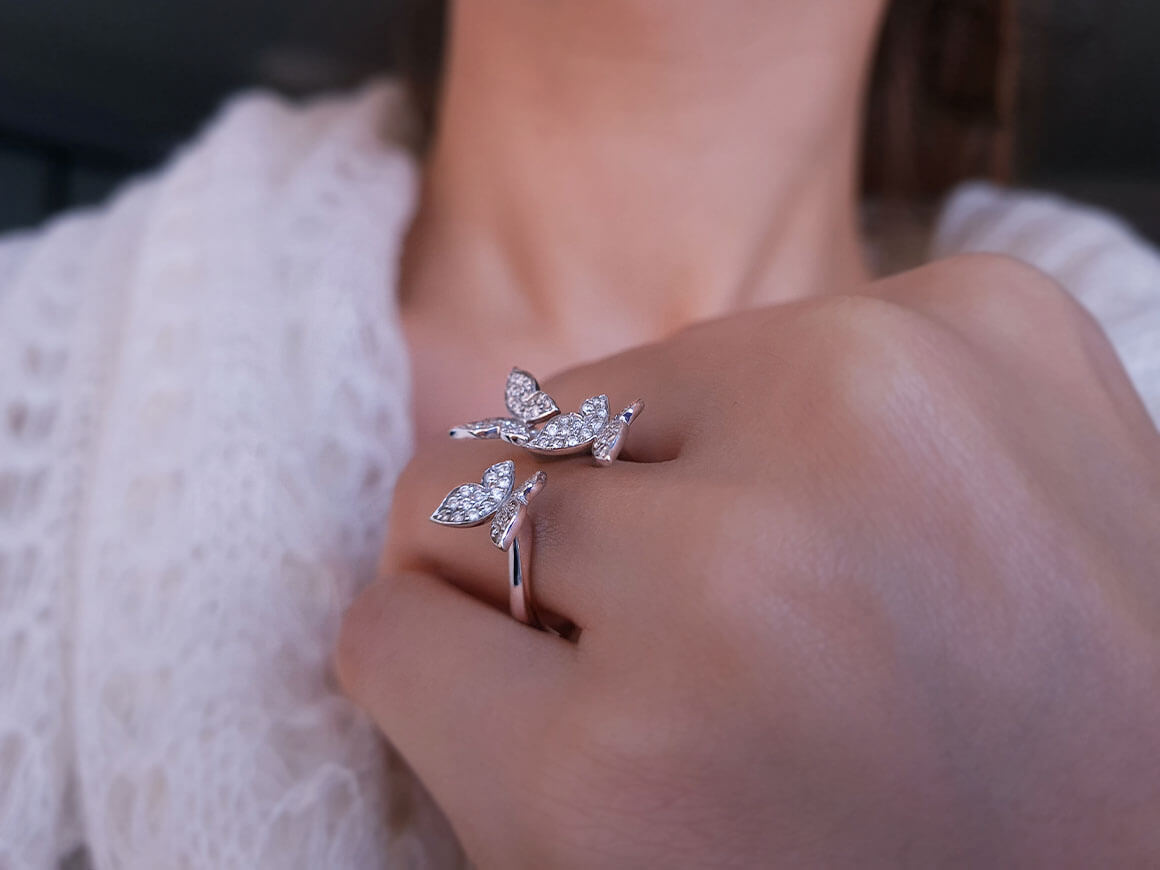 Butterfly diamond jewelry set in 14 carat white gold