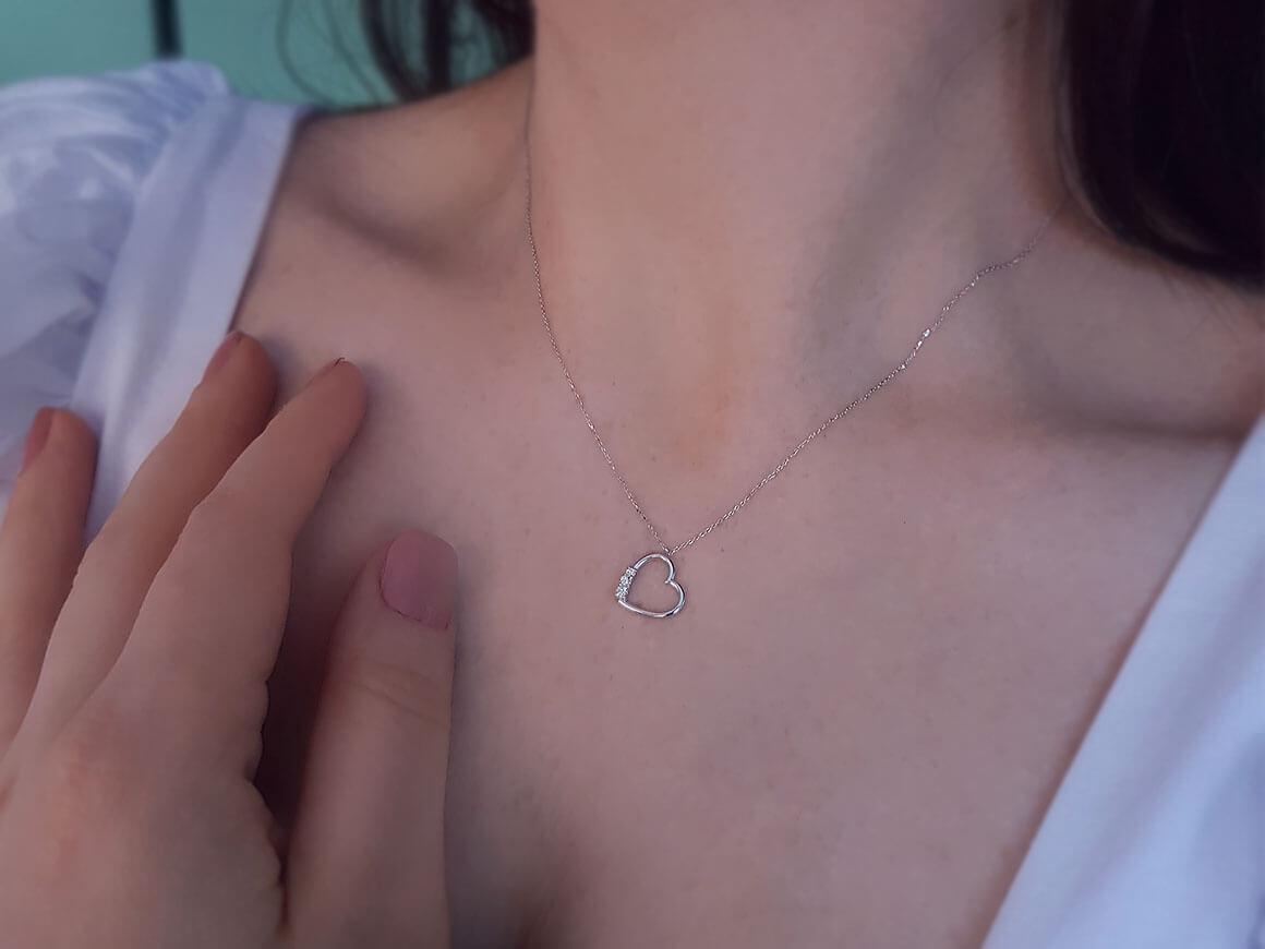 Diamant Tria Herz Collier - handgefertigter Diamantschmuck aus Feingold | Sirius Diamant