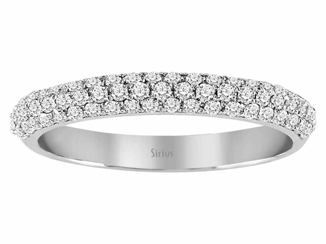 Alliance demi-ronde en or blanc 14 carats avec trois rangées de diamants de 0,41 carat