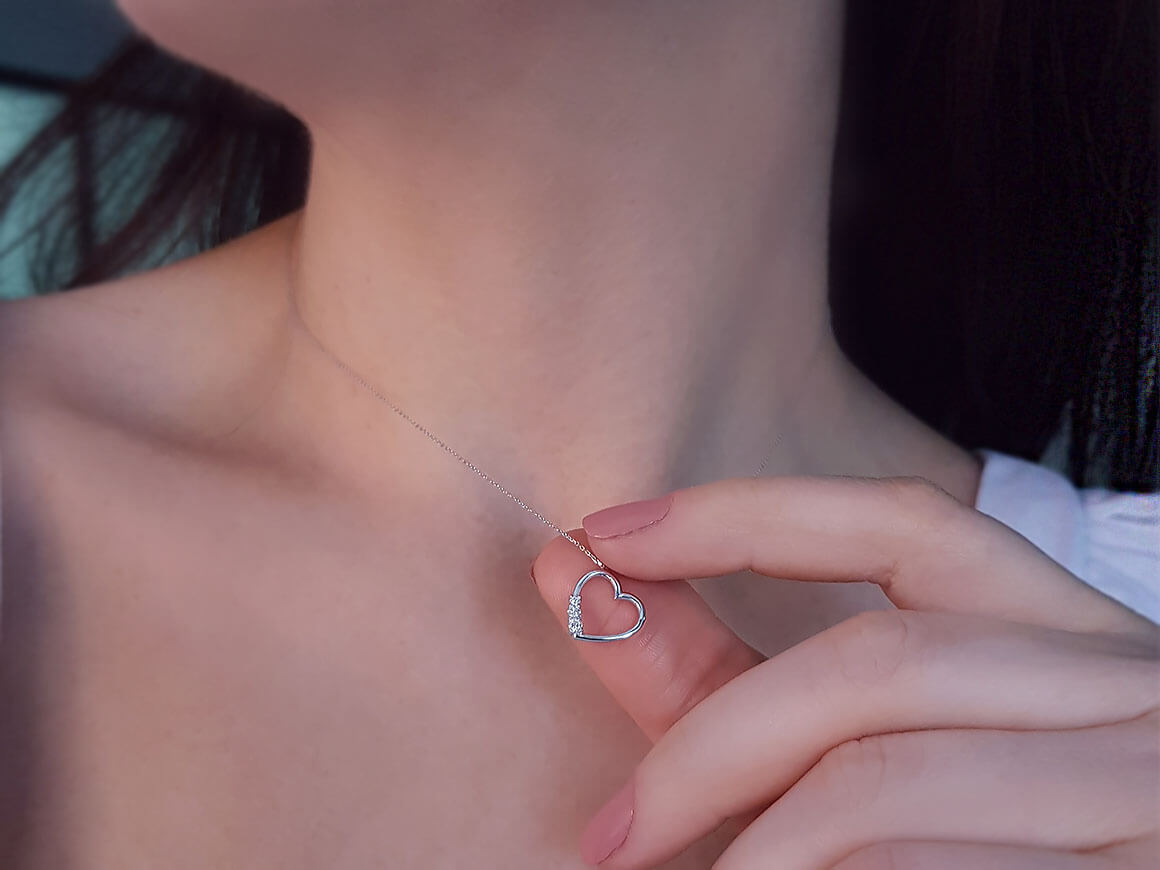 Diamant Tria Herz Collier - handgefertigter Diamantschmuck aus Feingold | Sirius Diamant