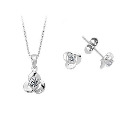 Diamond solitaire jewelry set in 14K white gold