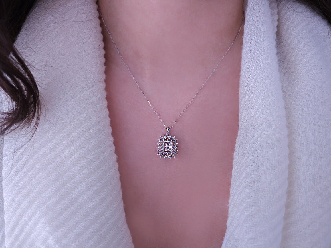 Baguette-Diamant-Ilaria-Halskette – handgefertigter Diamantschmuck aus Feingold | Sirius Diamant