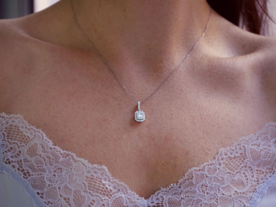 0.30 carat baguette diamond necklace