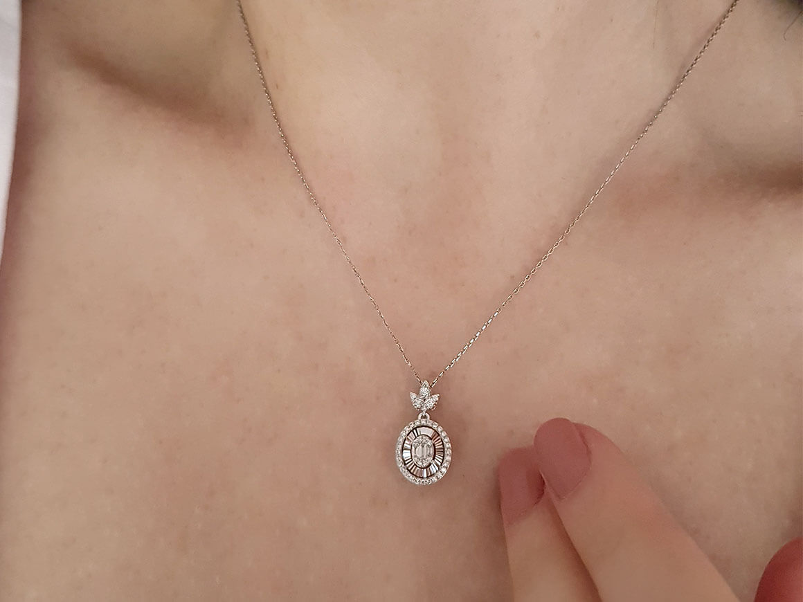 0,27 Karat Diamant Baguette Collier - handgefertigter Diamantschmuck aus Feingold | Sirius Diamant