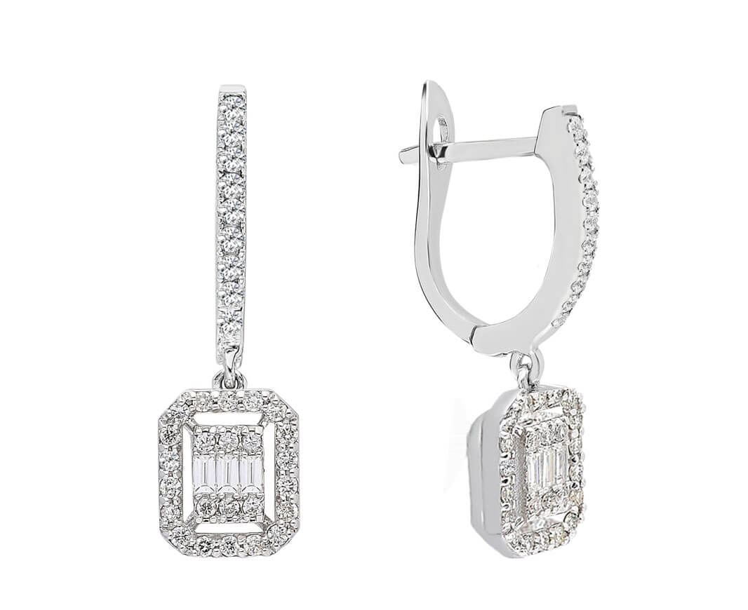 F Color 0.40 Carat Baguette Diamond Earrings in 8 K