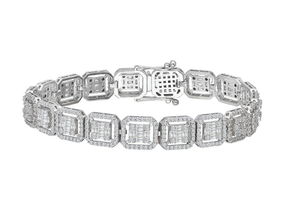 Bracelet tennis en or blanc 14 carats avec diamants baguettes d'un total de 3,57 carats 