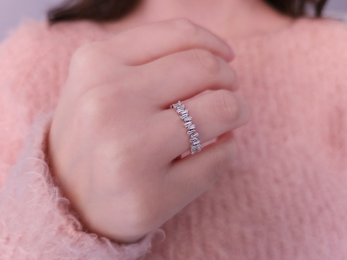 Regatta ring with baguette diamonds