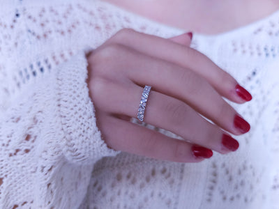 Venus Halbrunder Ring mit Baguette-Diamanten