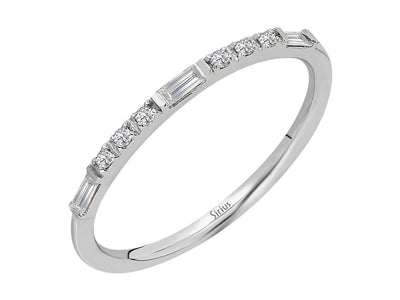 Baguette diamond half-round alliance
