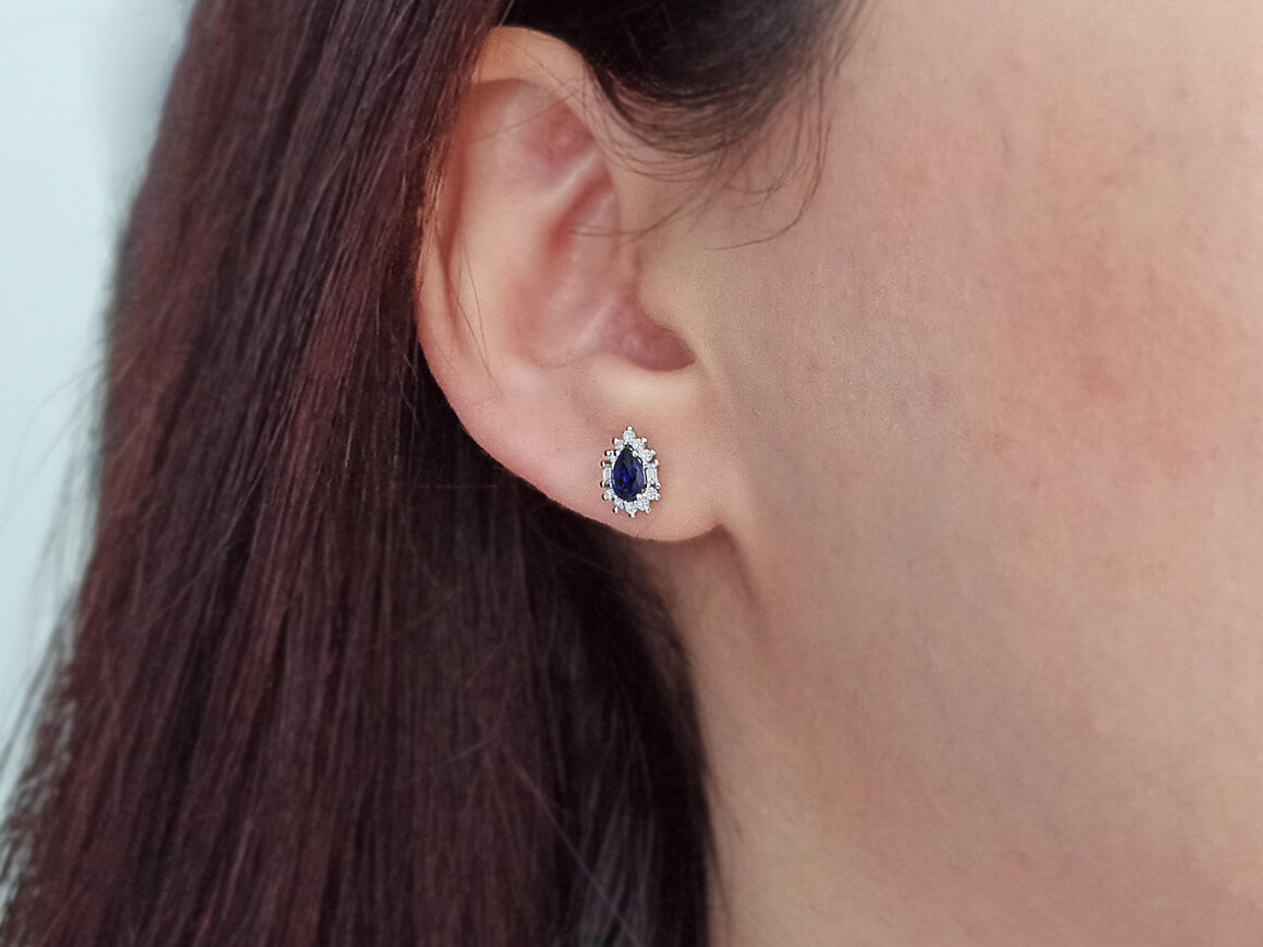 Baguette Diamant und Tropfen Saphir Ohrstecker - handgefertigter Diamantschmuck aus Feingold | Sirius Diamant