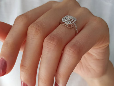 F Color 0.43 Carat Baguette Diamond Ring
