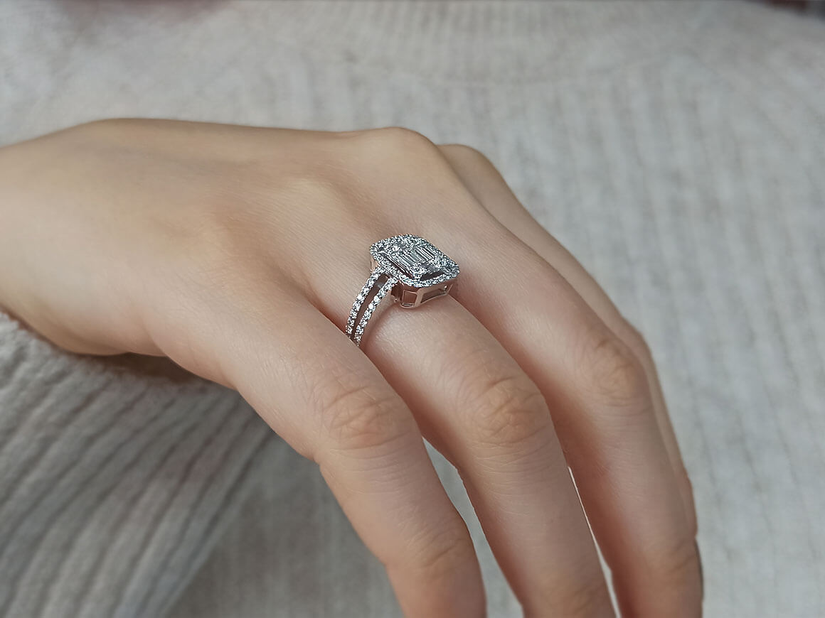 F Color 0.88 Carat Baguette Diamond Ring