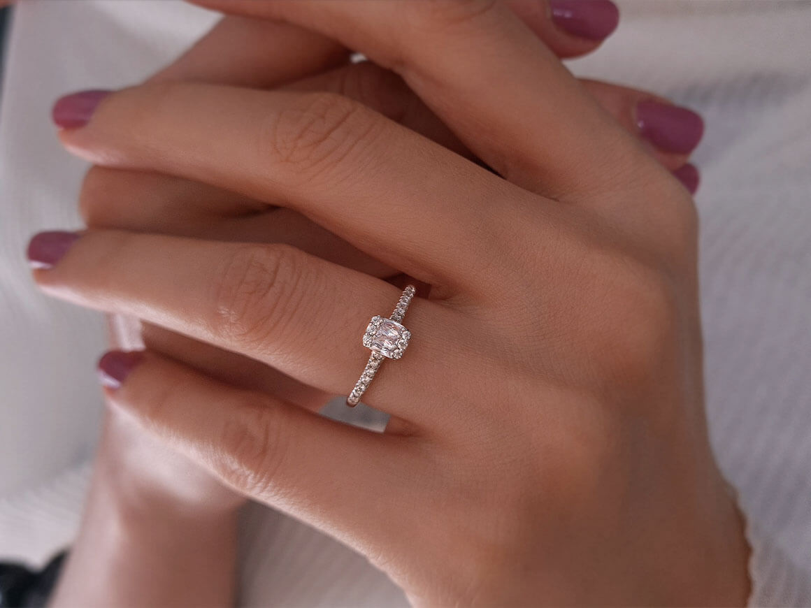 Bague en diamant baguette de 0,36 carat couleur F