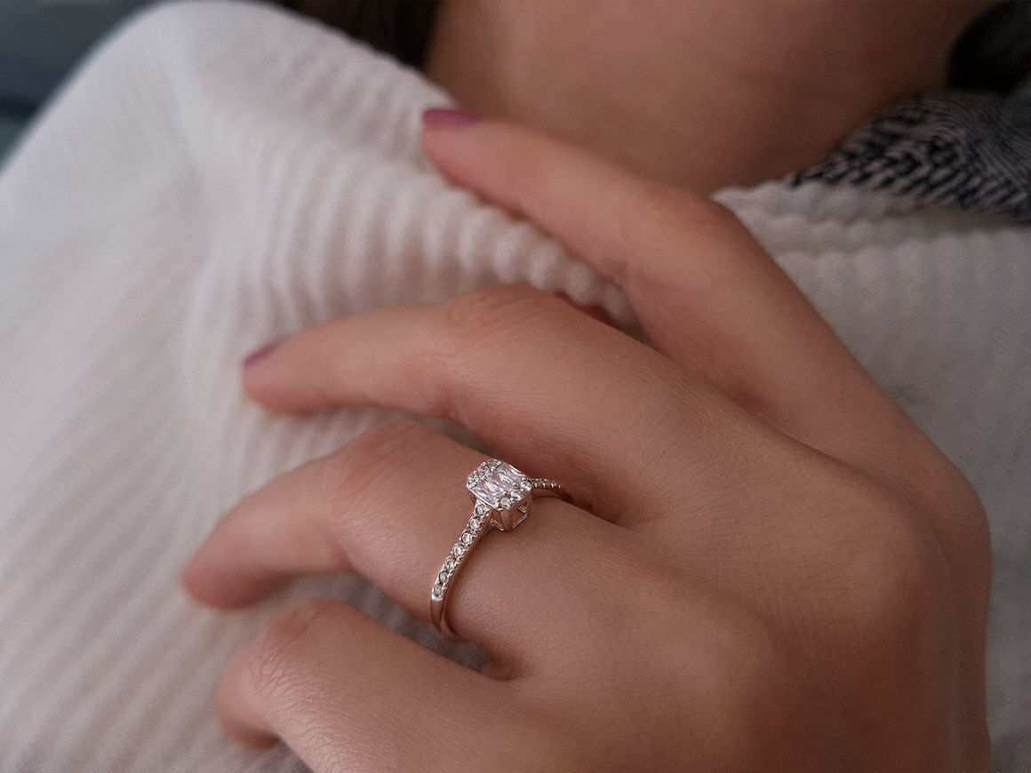 F Color 0.36 Carat Baguette Diamond Ring