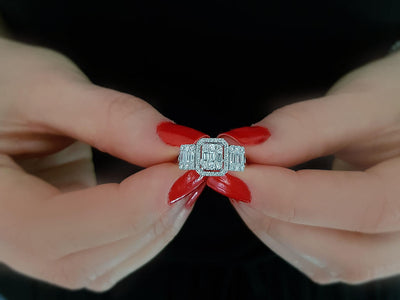 0,79 Carat Tria Baguette Diamant Ring