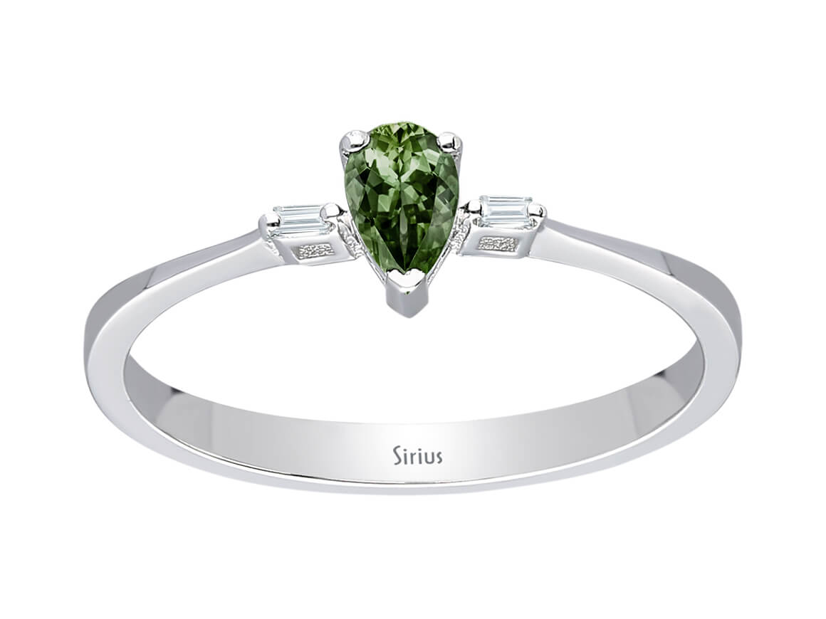 Baguette Diamant und Grün Saphir Ring - handgefertigter Diamantschmuck aus Feingold | Sirius Diamant