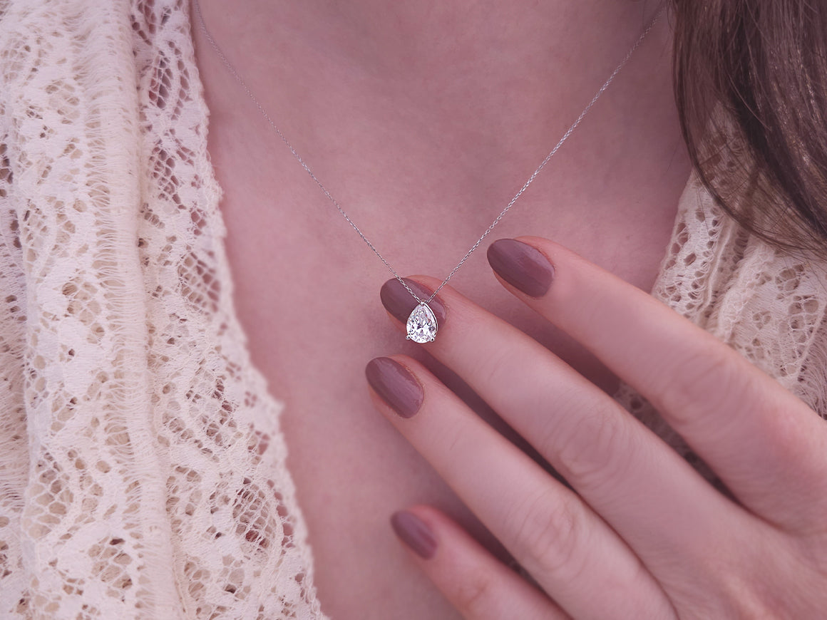 Gemma-Halskette mit weißem Topas – handgefertigter Diamantschmuck aus Feingold | Sirius Diamant