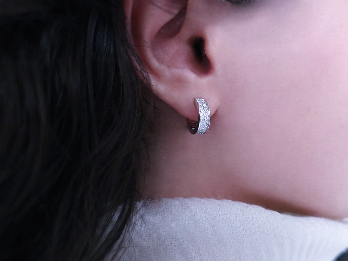 zwei Reihen Diamant Creolen in Weißgold - handgefertigter Diamantschmuck aus Feingold | Sirius Diamant