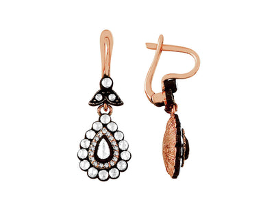 Drop-shaped diamond earring