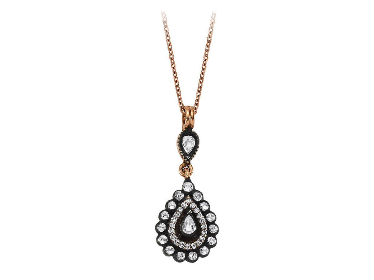Halskette mit tropfenförmigen Diamanten und Diamanten - handgefertigter Diamantschmuck aus Feingold | Sirius Diamant
