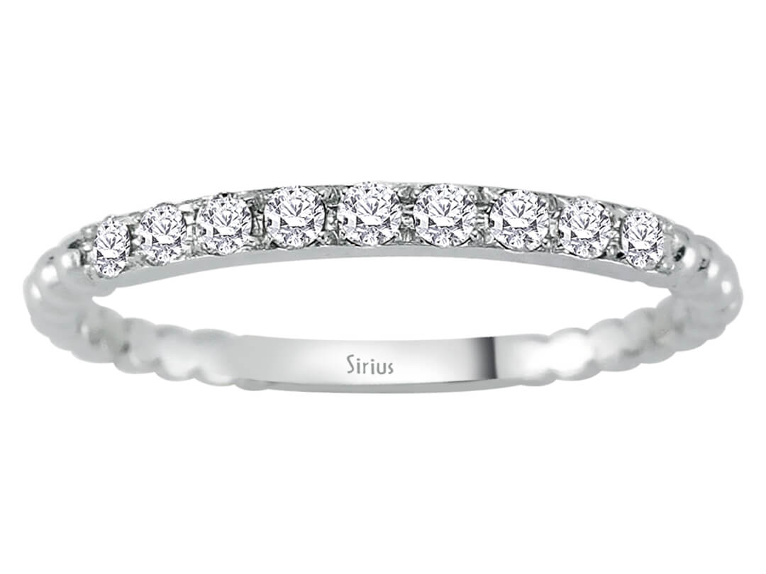 Alliance de neuf diamants de 0,19 carat en or blanc 14 carats