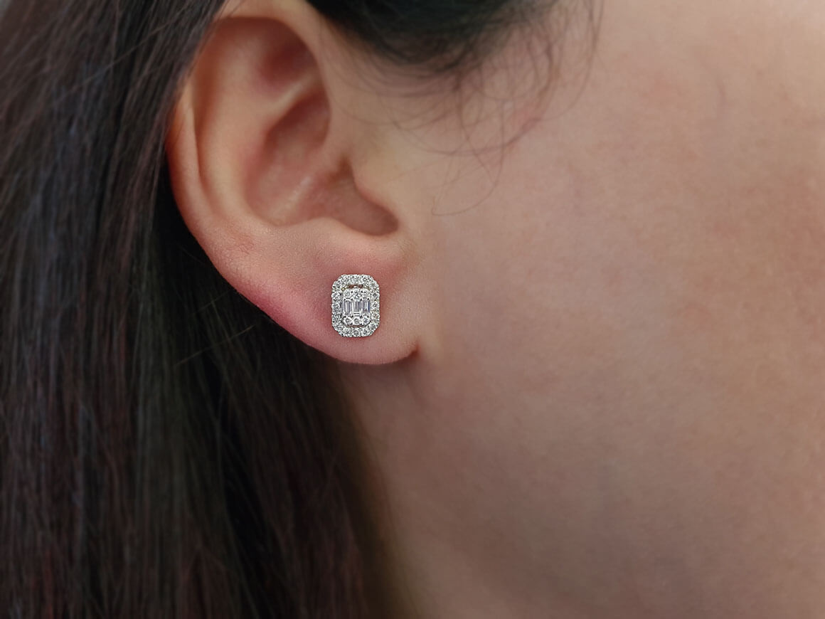 F Color 0.40 Carat Baguette Diamond Earrings