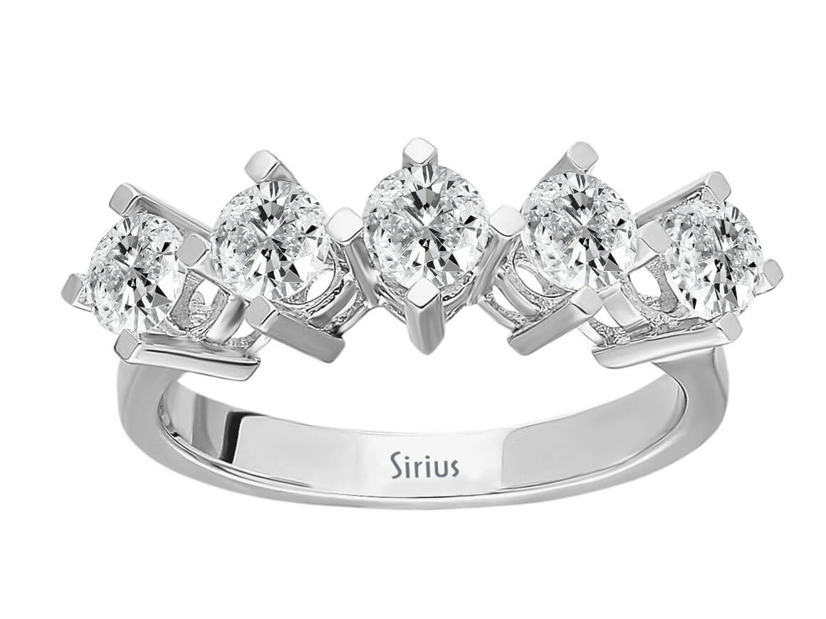 1,50 Karat Diamant 5 Diamanten Allianz - handgefertigter Diamantschmuck aus Feingold | Sirius Diamant