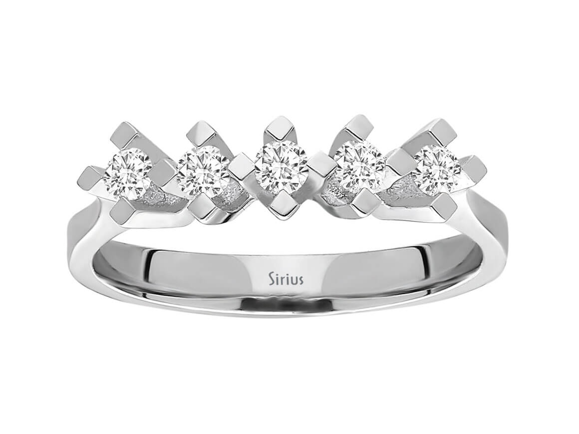 0,25 Carat 5 Diamanten Allianz - handgefertigter Diamantschmuck aus Feingold | Sirius Diamant