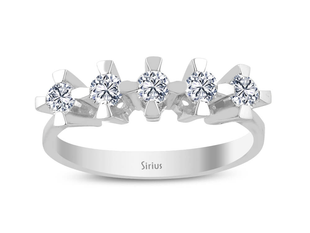 0,50 Carat 5 Diamanten Allianz - handgefertigter Diamantschmuck aus Feingold | Sirius Diamant