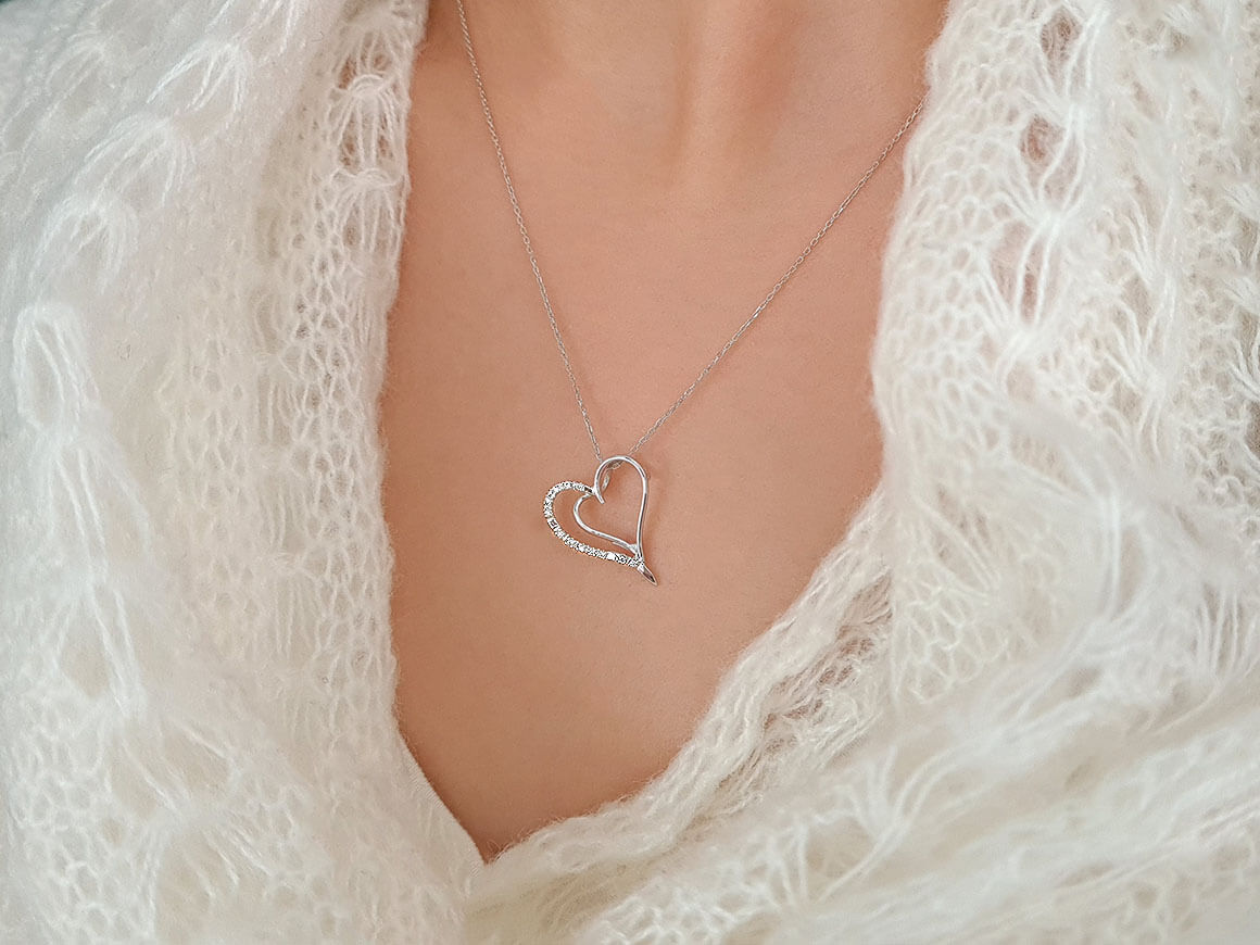 Diamant Herz Collier - handgefertigter Diamantschmuck aus Feingold | Sirius Diamant
