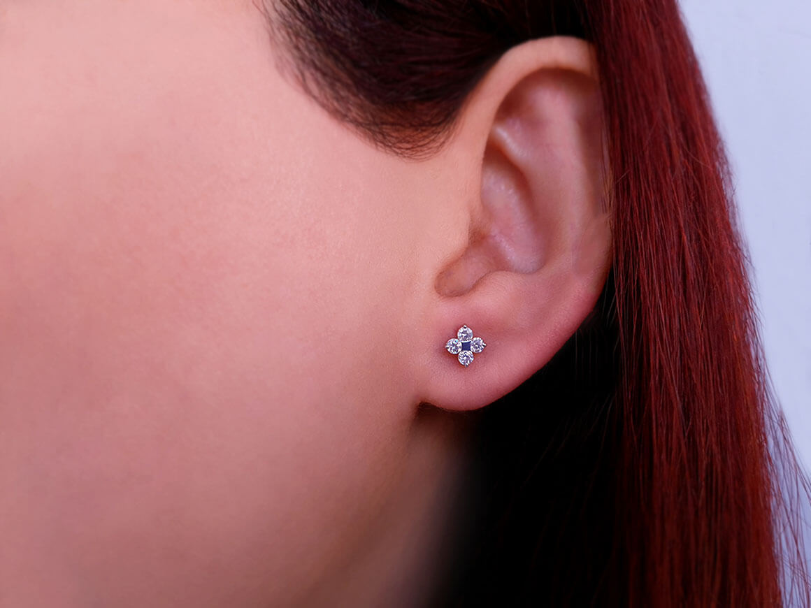 Diamant Klee Ohrringe in 14 Karat Weißgold - handgefertigter Diamantschmuck aus Feingold | Sirius Diamant