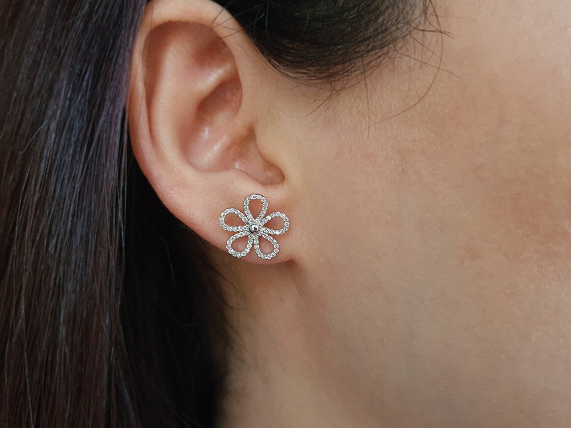 Diamant Blume Ohrstecker - handgefertigter Diamantschmuck aus Feingold | Sirius Diamant