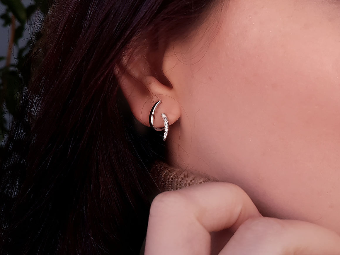 Diamond Fi hoop earrings in 14 carat white gold
