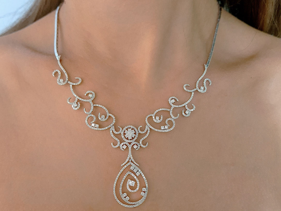 Diamant Extravagantes Collier - handgefertigter Diamantschmuck aus Feingold | Sirius Diamant