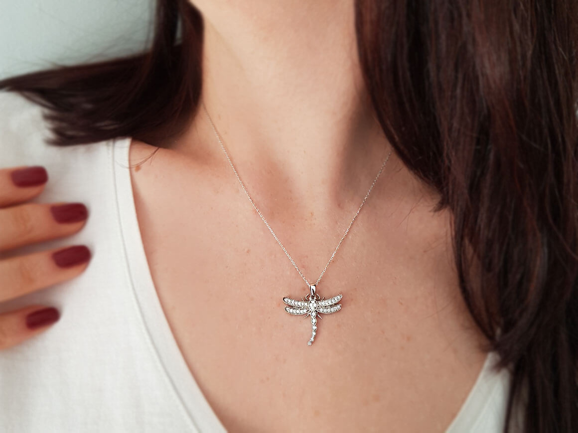 Collier libellule en diamant en or blanc 14 carats