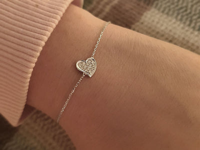 0.10 total carat diamond heart bracelet in 14 K white gold