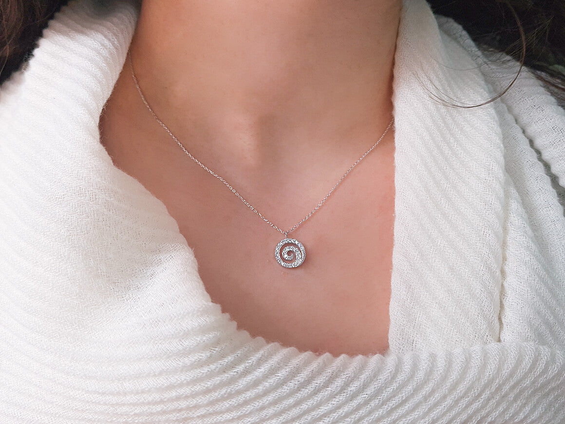 Diamant Lava Collier - handgefertigter Diamantschmuck aus Feingold | Sirius Diamant