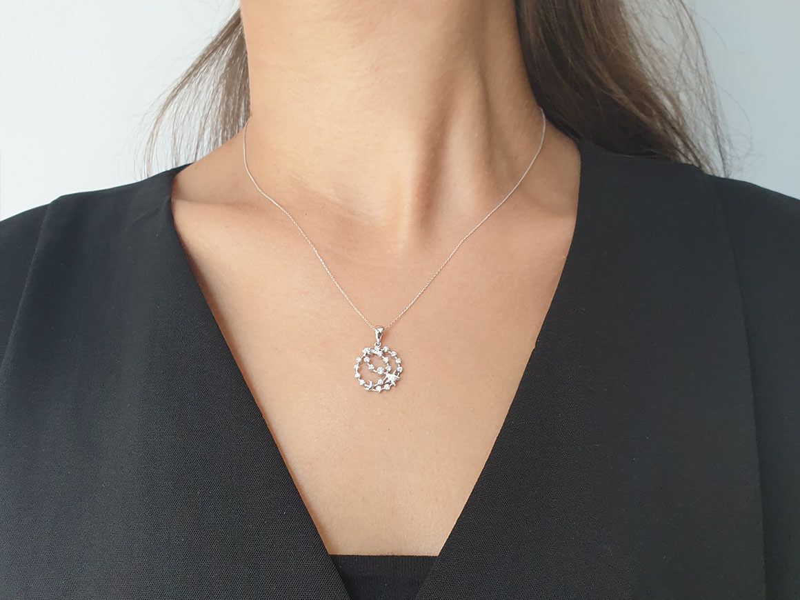 0,26 Karat Diamant Mond und Sterne Collier in 585er 14 Karat Weißgold - handgefertigter Diamantschmuck aus Feingold | Sirius Diamant