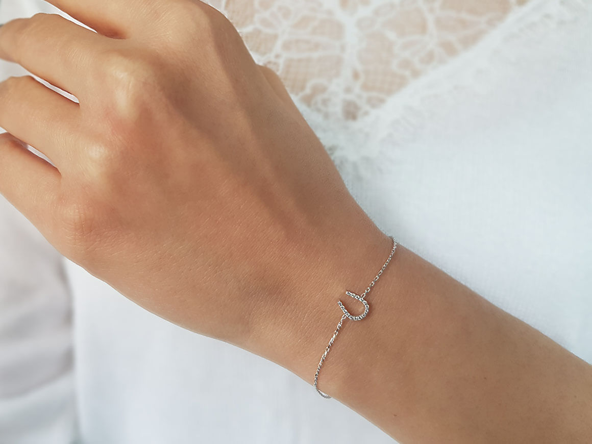 Diamant Hufeisen Armband in 14 K Weißgold - handgefertigter Diamantschmuck aus Feingold | Sirius Diamant