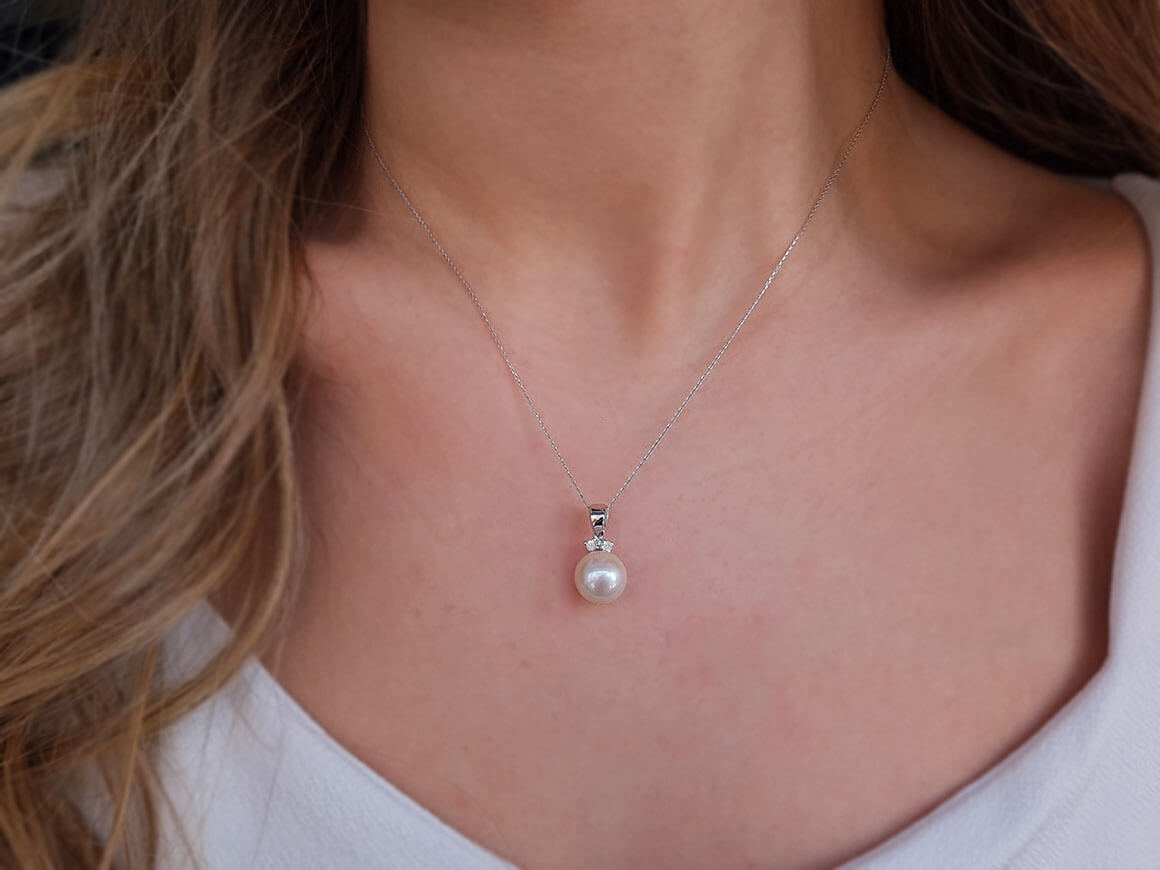 Diamant und Perle Collier in 585er 14 K Weßgold - handgefertigter Diamantschmuck aus Feingold | Sirius Diamant