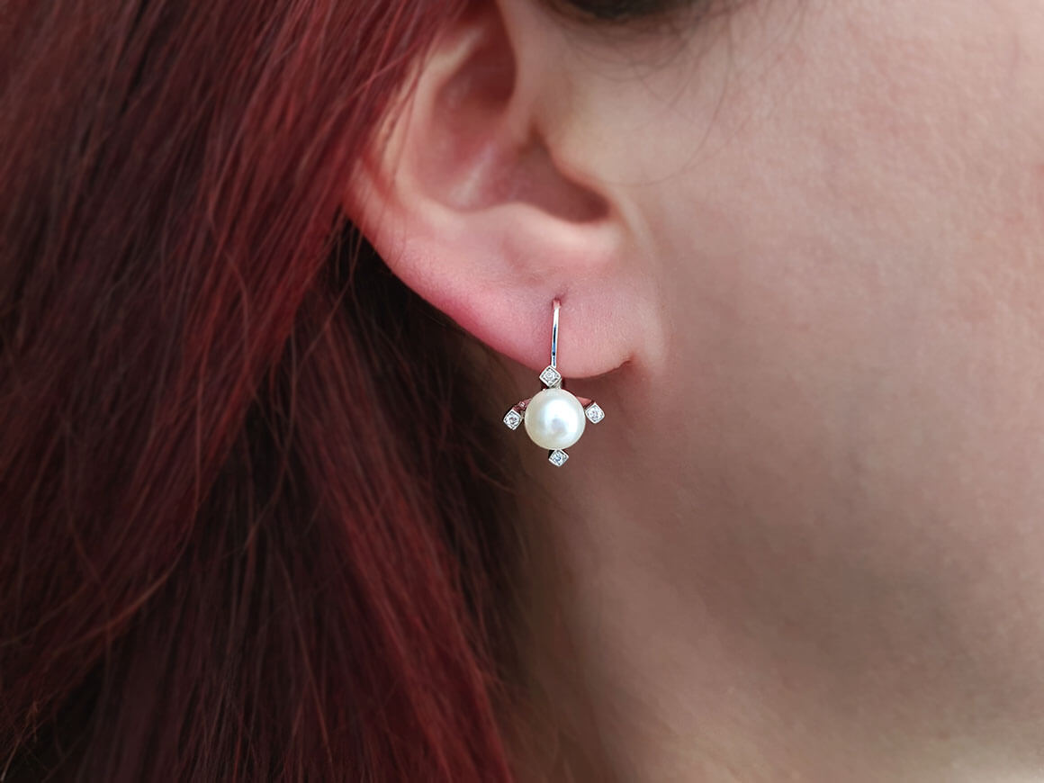 Diamant und Natur Perle Ohrringe in 333er 8 Karat Weißgold – handgefertigter Diamantschmuck aus Feingold | Sirius Diamant