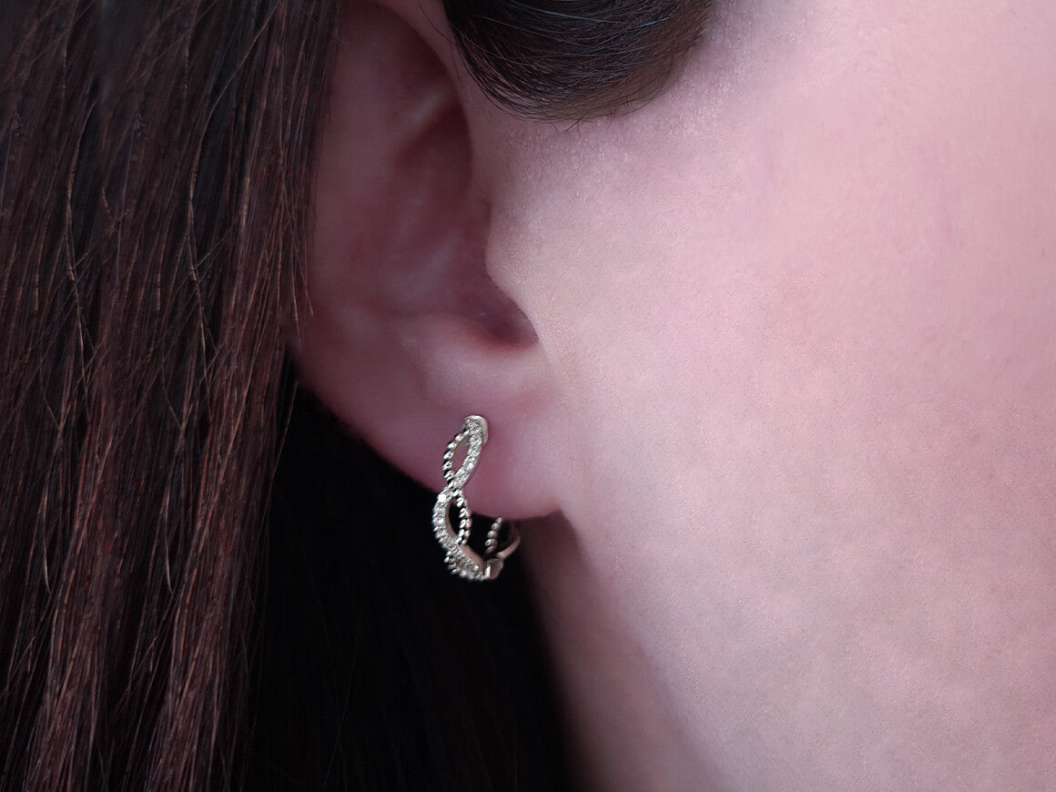 Diamant Unendlichkeit Creole - handgefertigter Diamantschmuck aus Feingold | Sirius Diamant